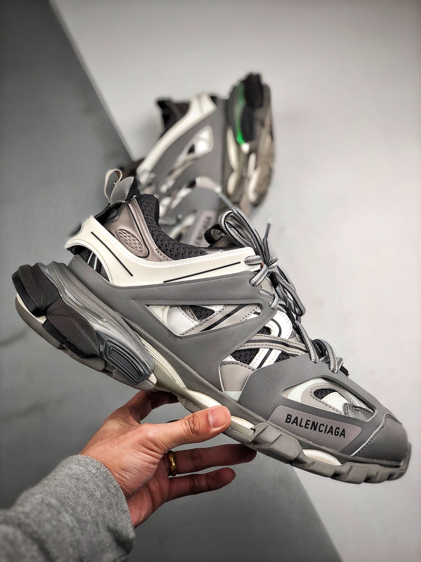 Balenciaga Track LeD Grey 555032 W1GB7 1214 review Amelia 01