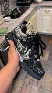 LOUIS VUITTON Skate Horse hair Black Diamond review 0