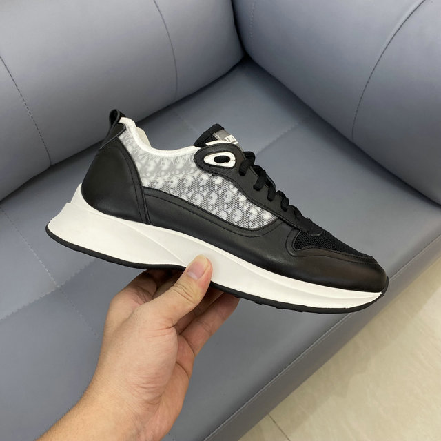 Dior B25 Runner Black Smooth Calfskin Oblique Jacquard 3SN299ZIR_H965 review 0