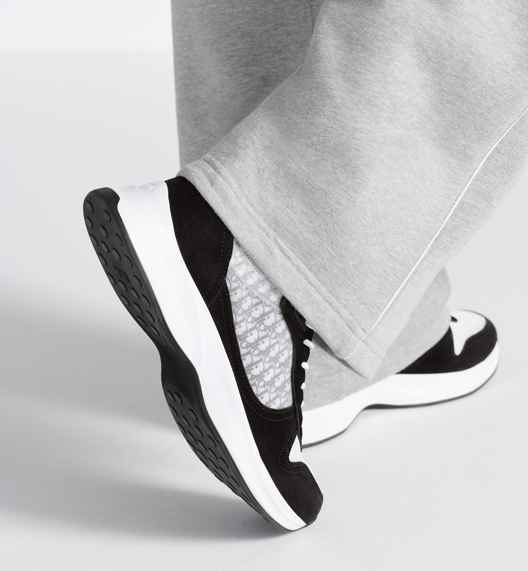 Dior B25 Runner Black Suede White Technical Mesh Oblique Canvas 3SN259YUH_H960 review 0