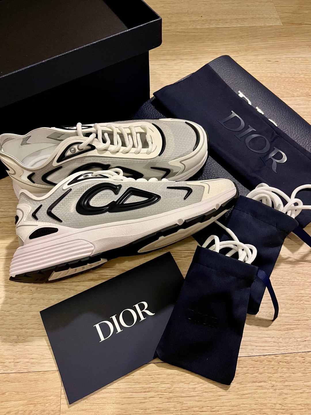 Dior B30 Sneakers White review Brown 03