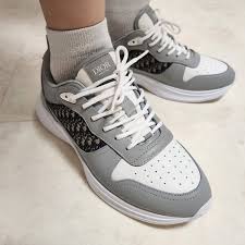 Dior B25 Runner Grey Smooth Calfskin Oblique Jacquard 3SN299ZIR H165 review 1