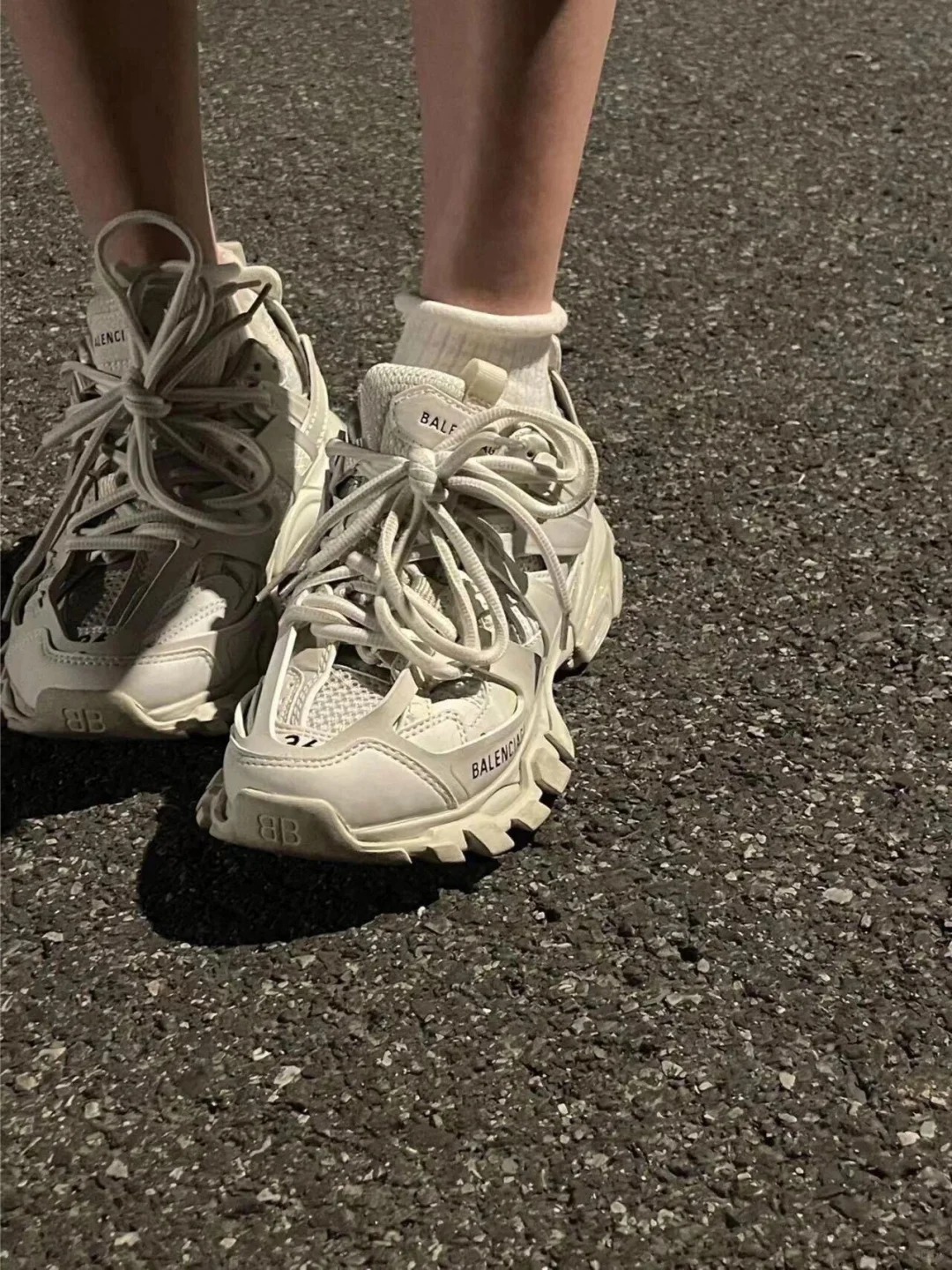 Balenciaga Track Sneaker Beige 542436 W1GB5 4162  review Isabella 01