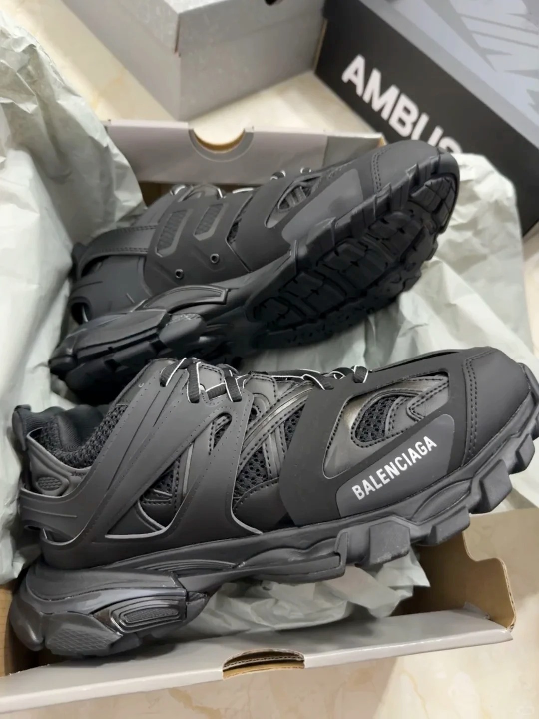 Balenciaga Track LED Black 555032 W1GB7 1000 review Isaac 00