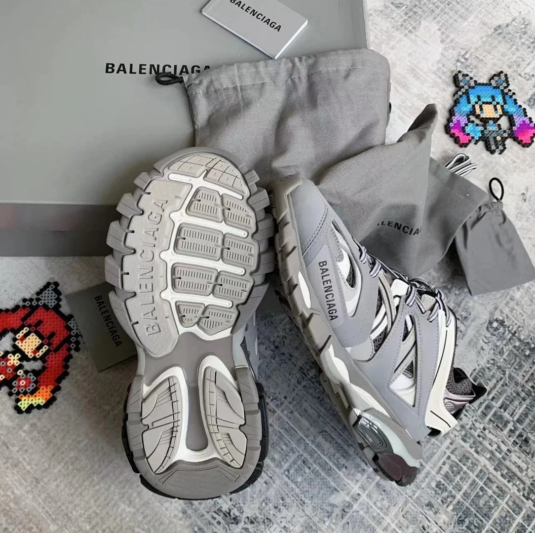 Balenciaga Track LeD Grey 555032 W1GB7 1214 review Zoe 00