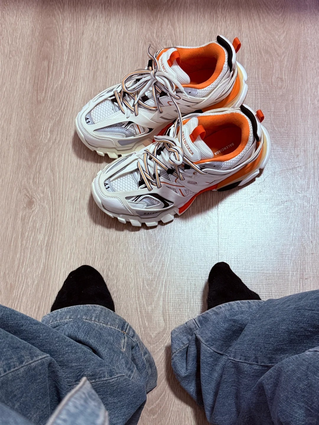 Balenciaga Track White Orange Black 542436 W1GB1 9059 Without LED review Luke 00