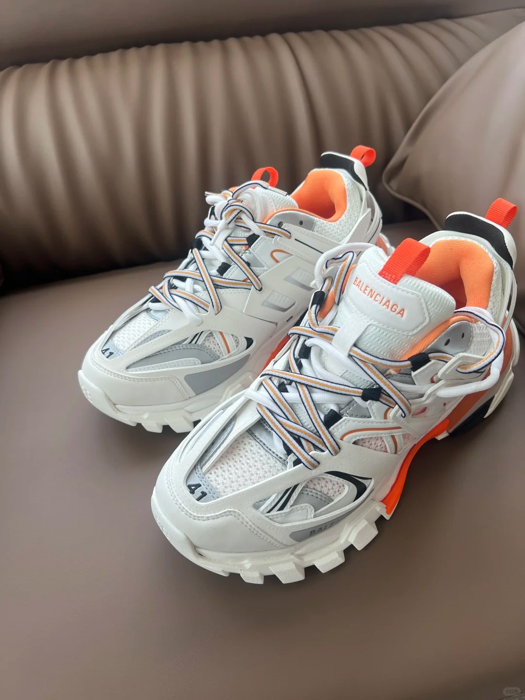 Balenciaga Track White Orange Black 542436 W1GB1 9059 Without LED review Victoria 02
