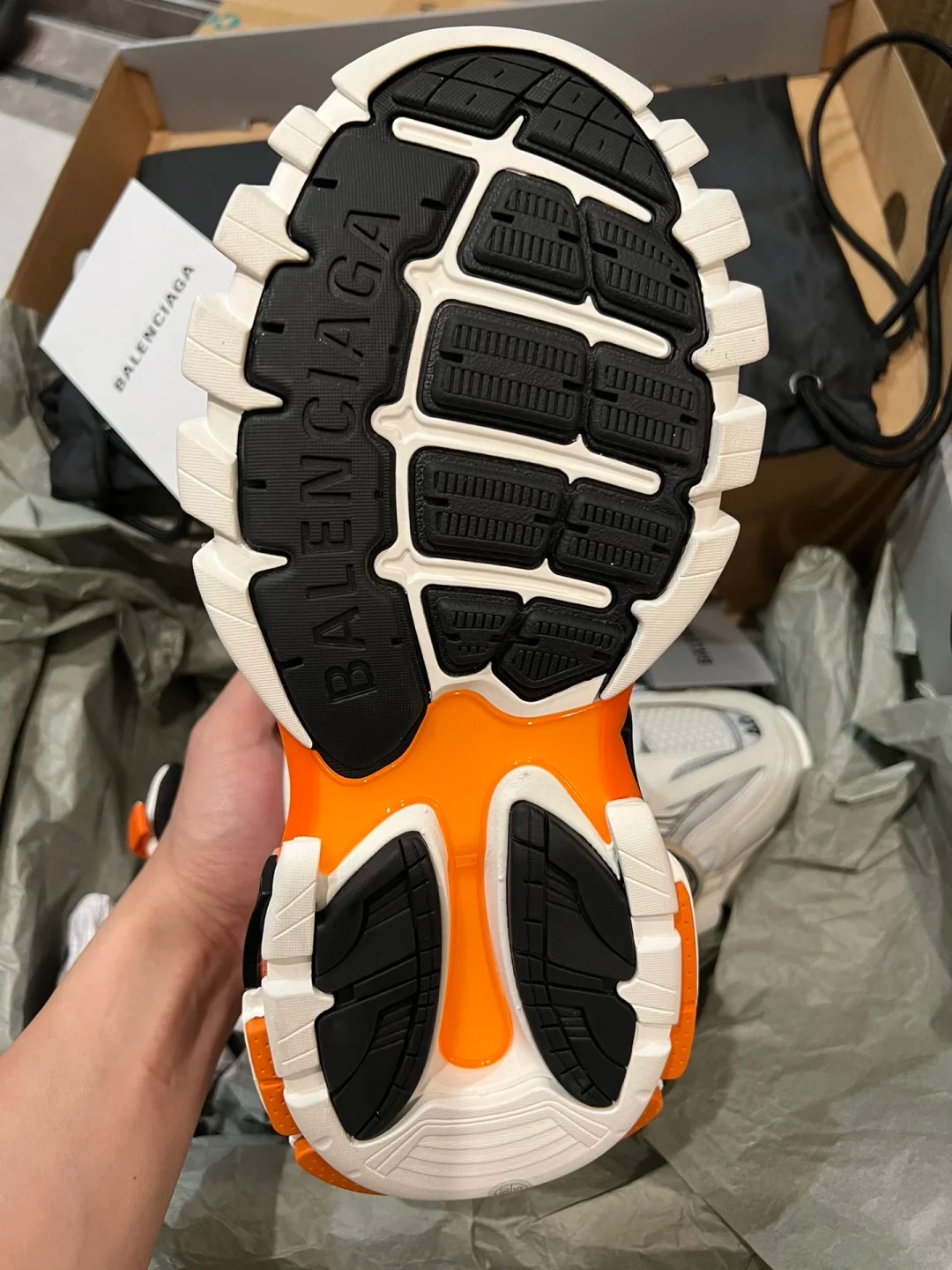 Balenciaga Track White Orange Black 542436 W1GB1 9059 Without LED review Charlie 01