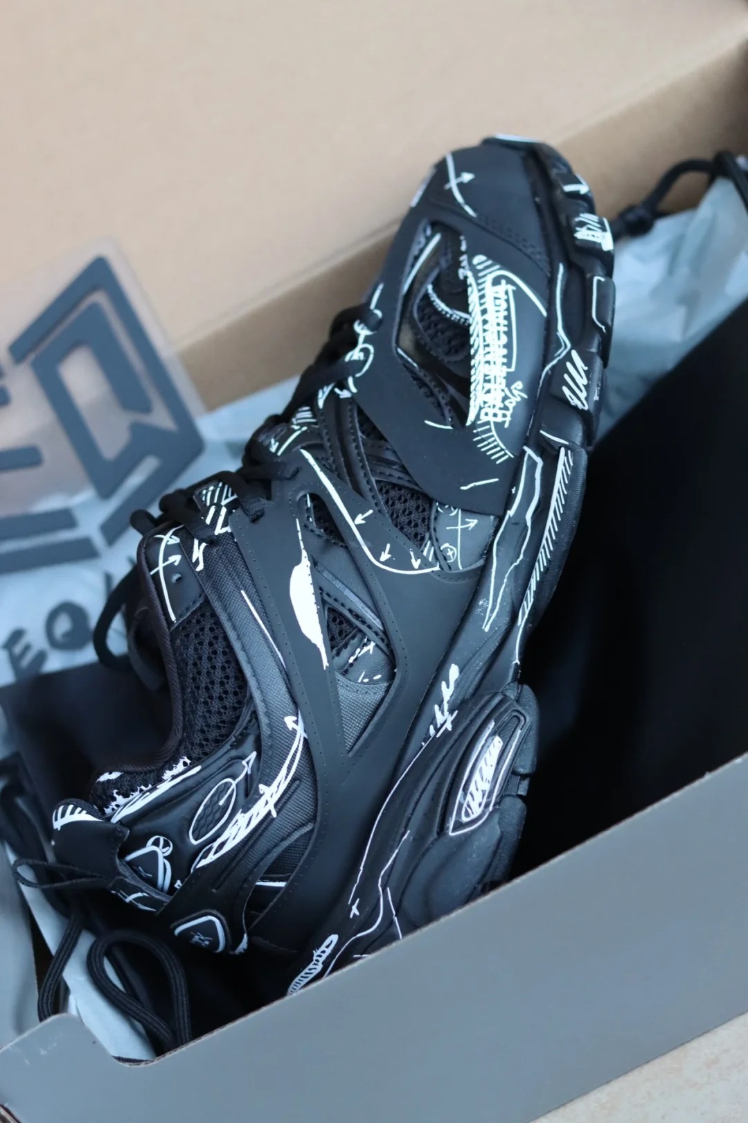 Balenciaga Track Black Black-And-White Painting 542023 W3SR2 2315 review Michael 00