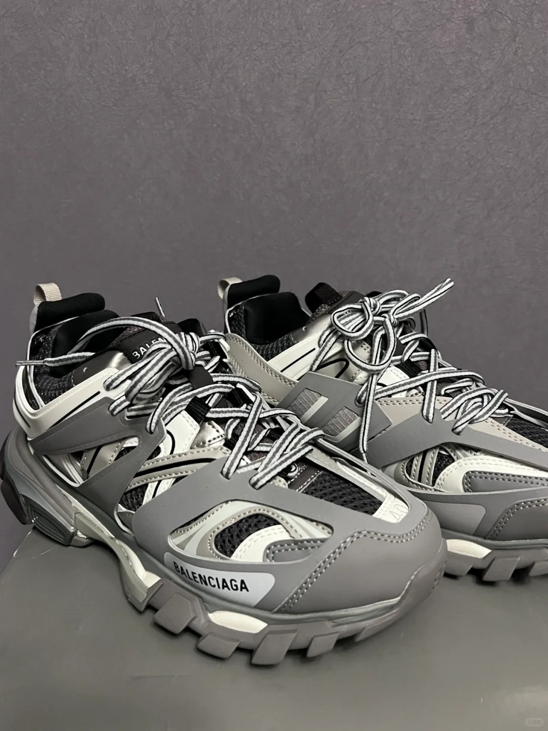 Balenciaga Track Grey 542023 W2LA1 3253 Without LED review Emily 01