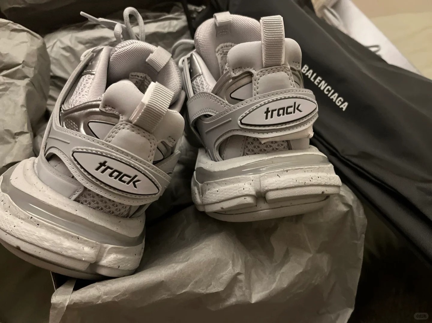 Balenciaga Track Grey 542023 W2LA1 3253 Without LED review Rebecca 01