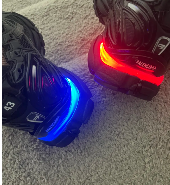 Balenciaga Runner Black and Red(LED) 853225 WRNLD 1000  review rubbin