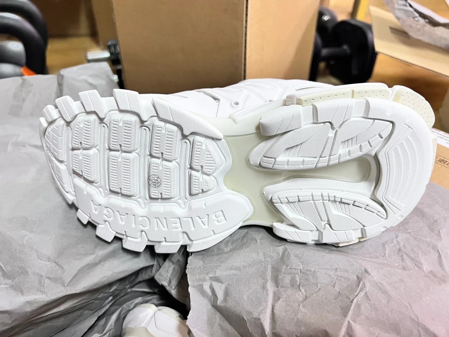 Balenciaga Track Led White Black  542023 W3AC1 9010 review Justin 00