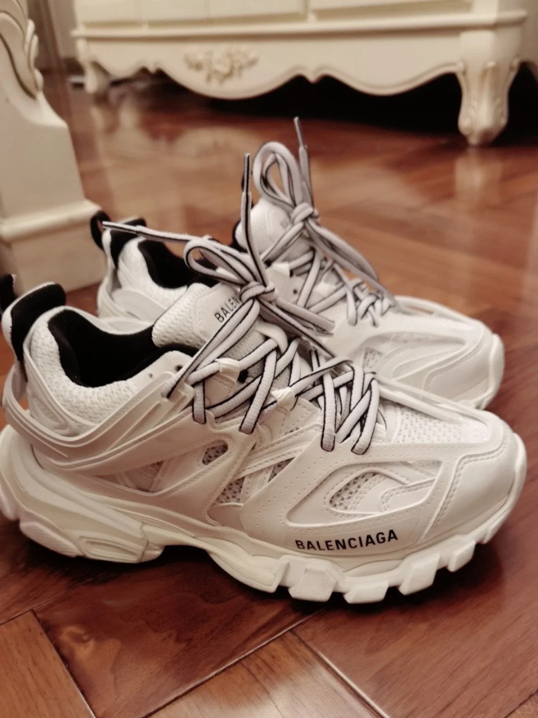 Balenciaga Track Led White Black  542023 W3AC1 9010 review Chloe