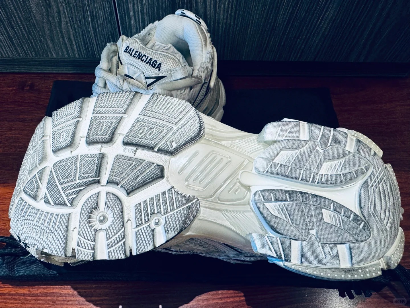Balenciaga Runner All White (LED）0677402 W3RA1 9000  review Anna 00