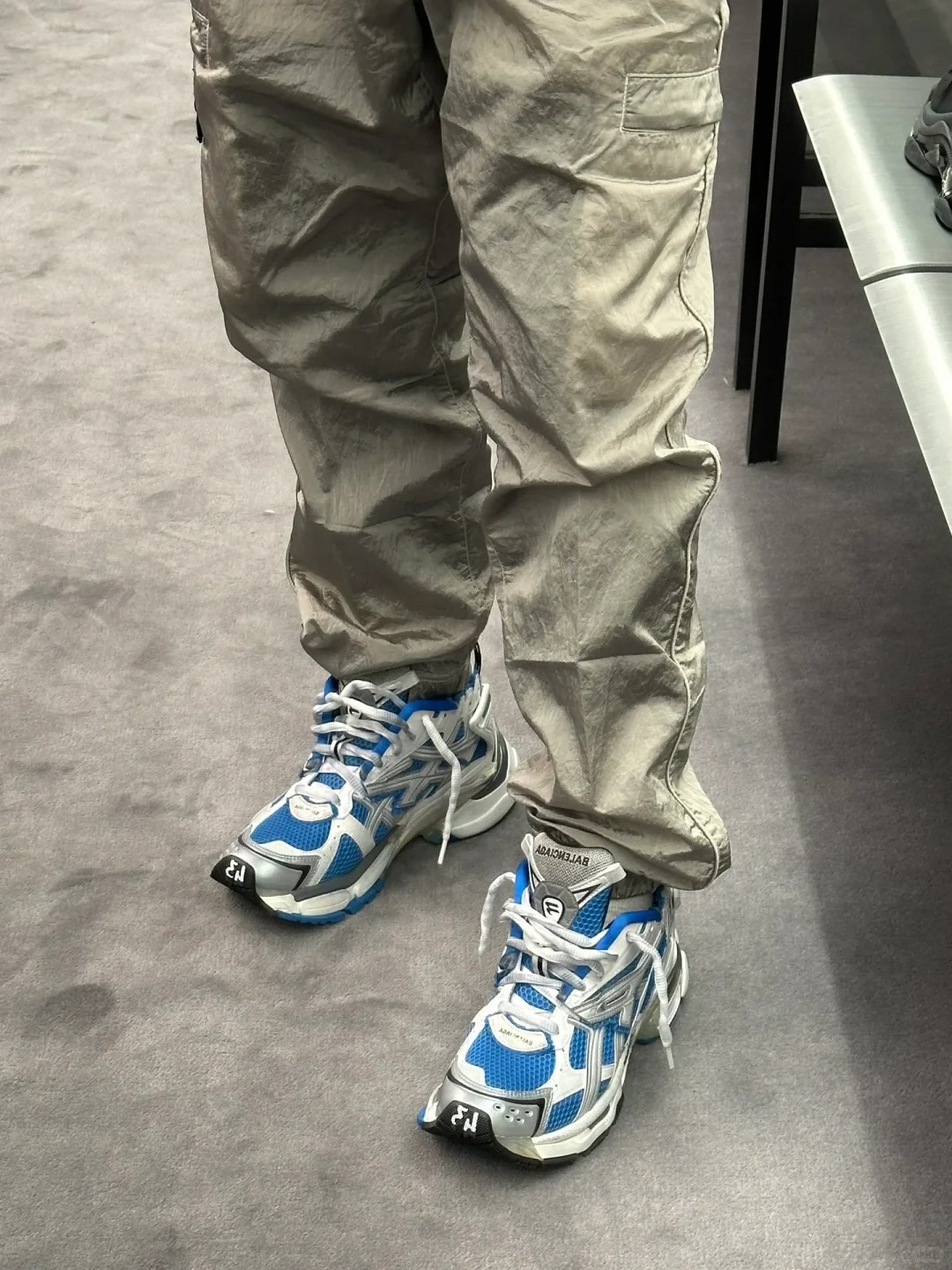 Balenciaga Runner White Blue 677403 W3RB3 4912 review 1