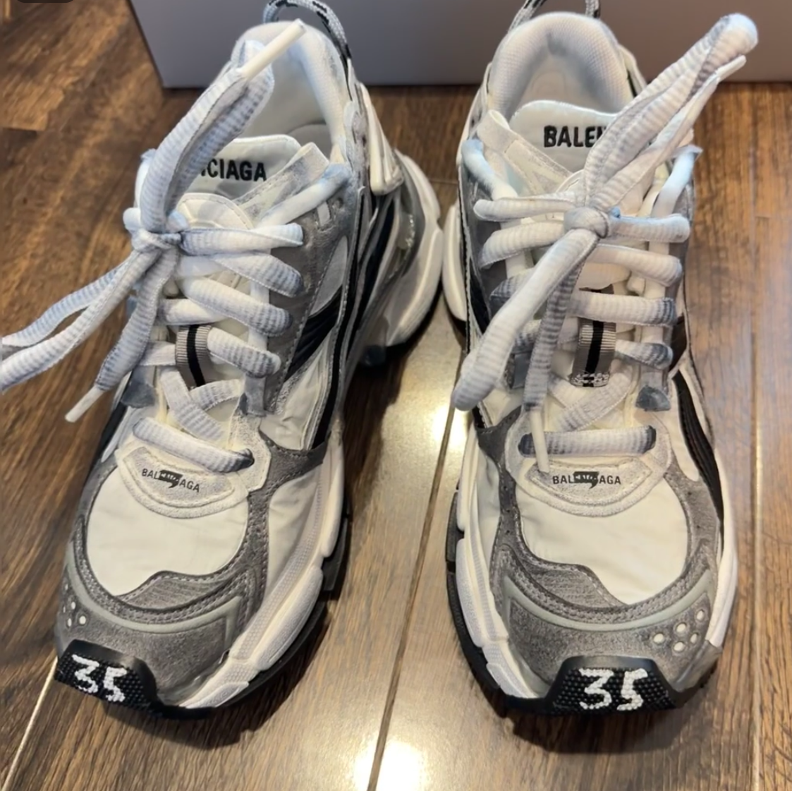 Balenciaga Runner Sneaker 'White Black' 772774 W3RMU 9010 review 0