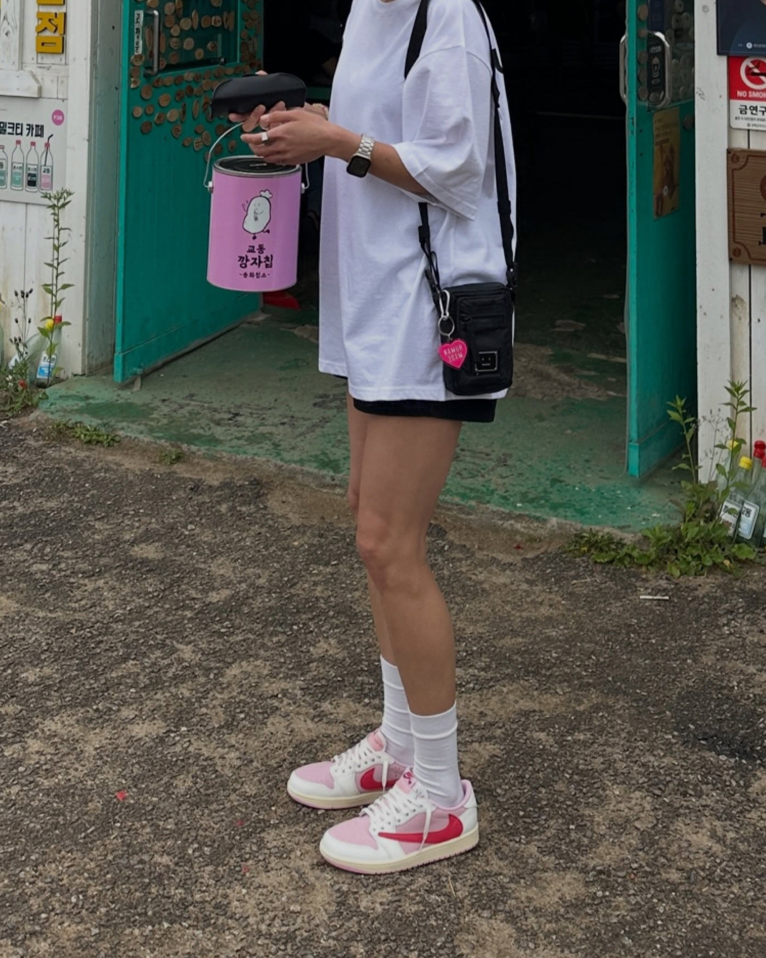 Travis Scott x Air Jordan 1 Low Red Low Hook Tropic Pink  IQ7604-101 review xiumin 00