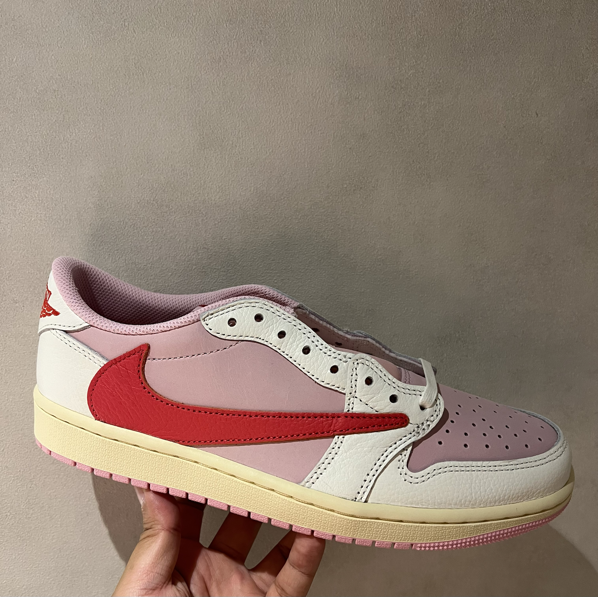 Travis Scott x Air Jordan 1 Low Red Low Hook Tropic Pink  IQ7604-101 review jisoso 01