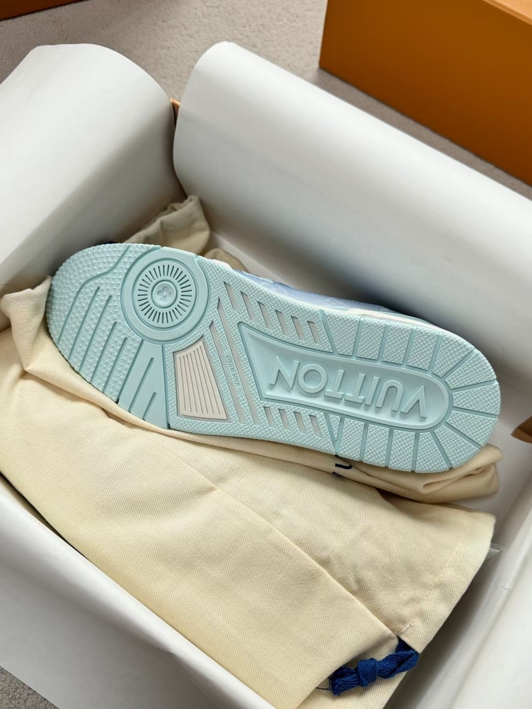 Louis Vuitton Skate Blue Sneaker review wonder 02