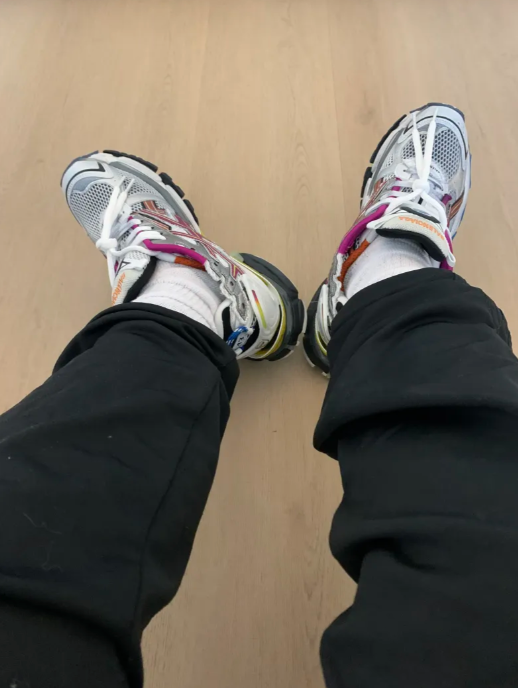 Balenciaga Runner Sneaker Color Orange Powder 772767 W3RBW 9168 review anna 00