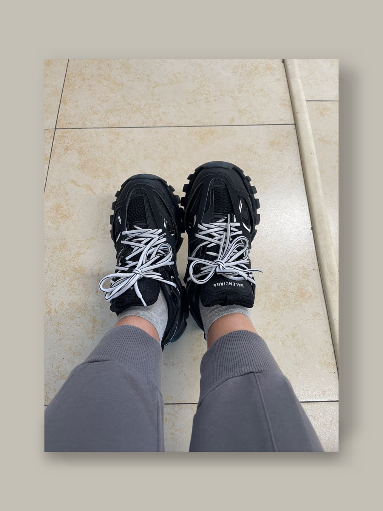 Balenciaga Track Led Black And White 542023 W1GB1 2045 review Zachary 00