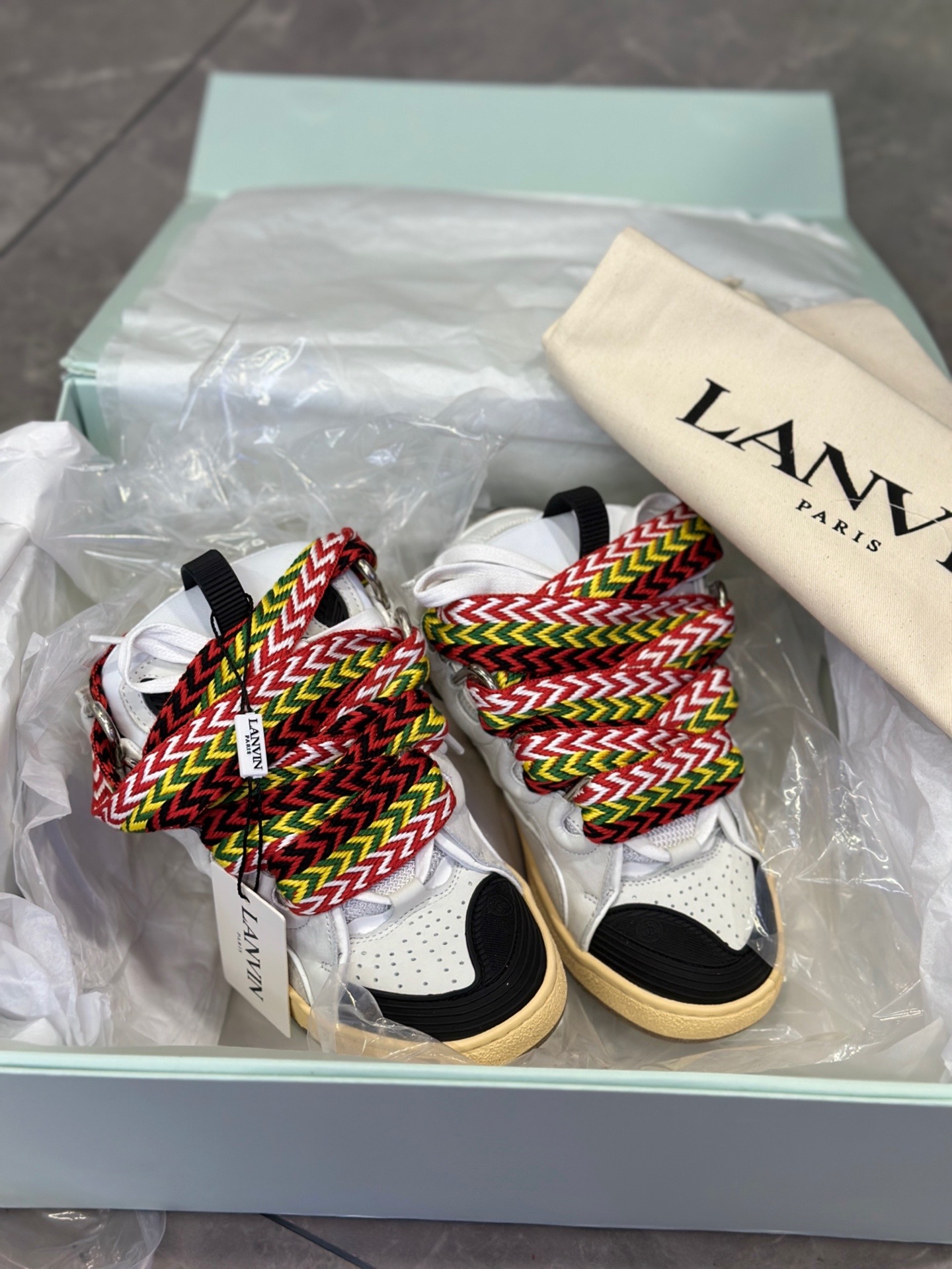 LANVIN White White And Black review vgyuhffd 01