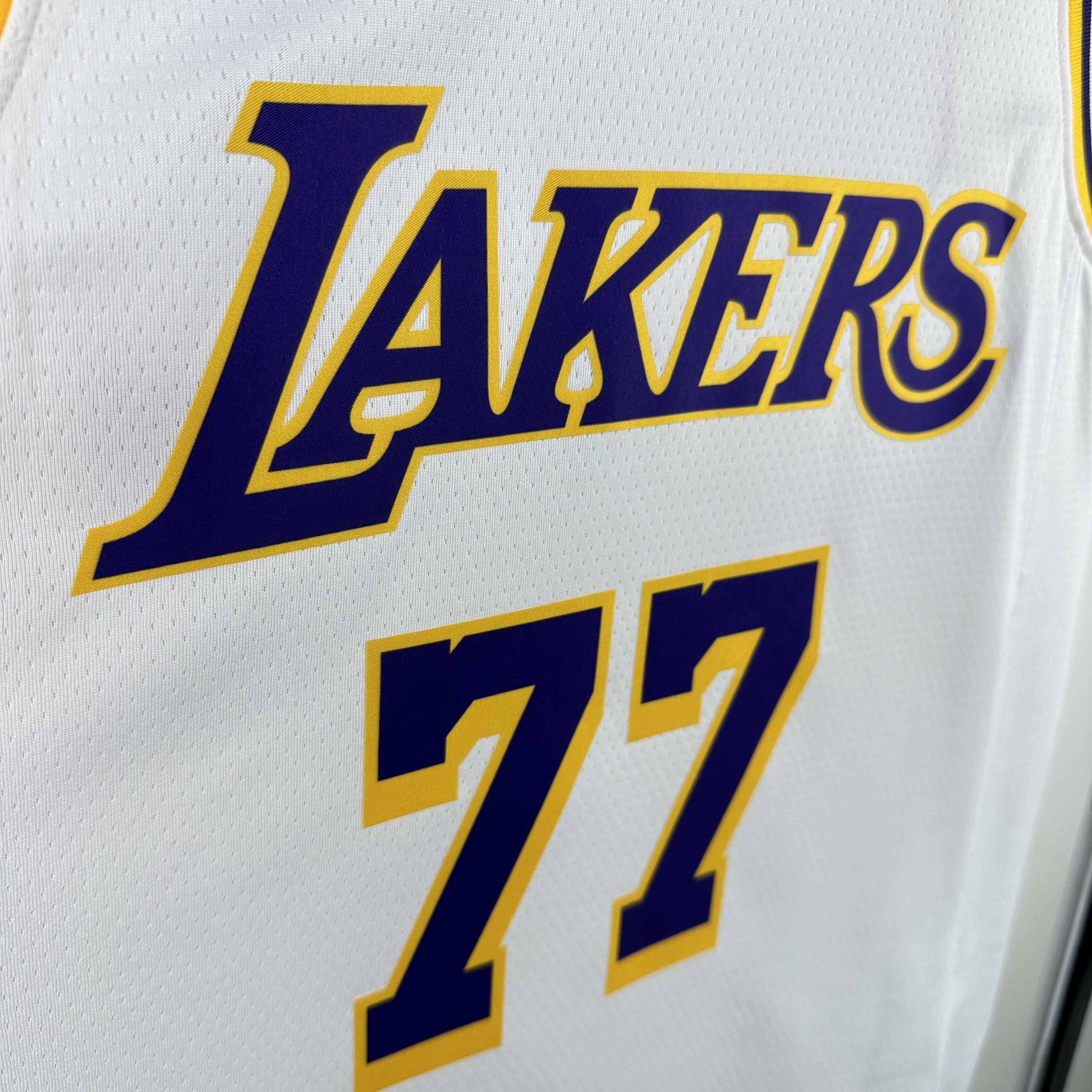 2023 Los Angeles Lakers  Camiseta Dončić nº 77