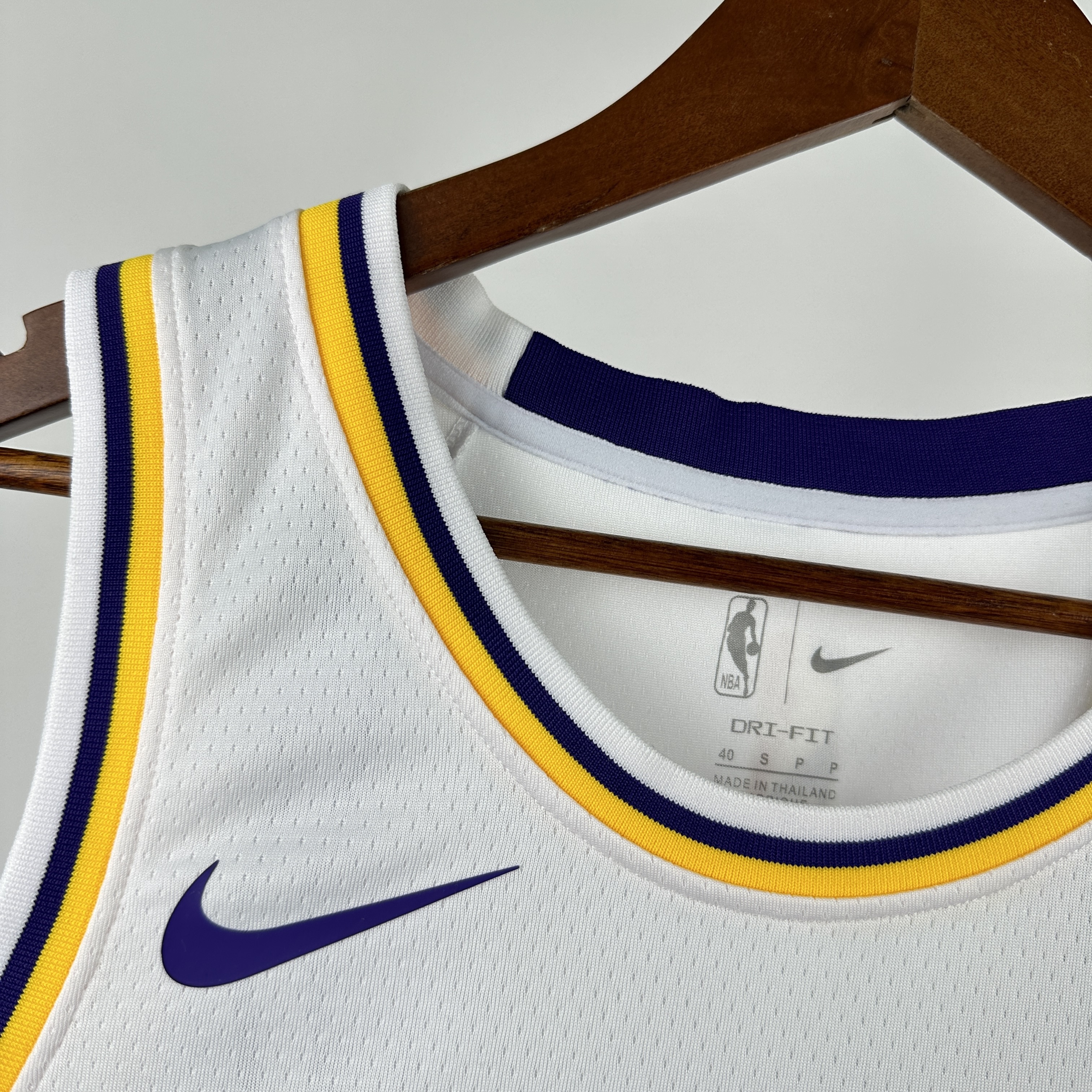 2023 Los Angeles Lakers  Camiseta Dončić nº 77