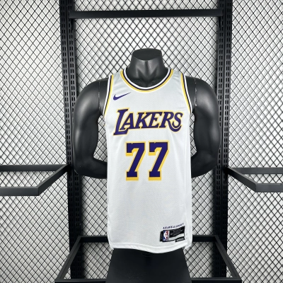 2023 Los Angeles Lakers  Camiseta Dončić nº 77 01