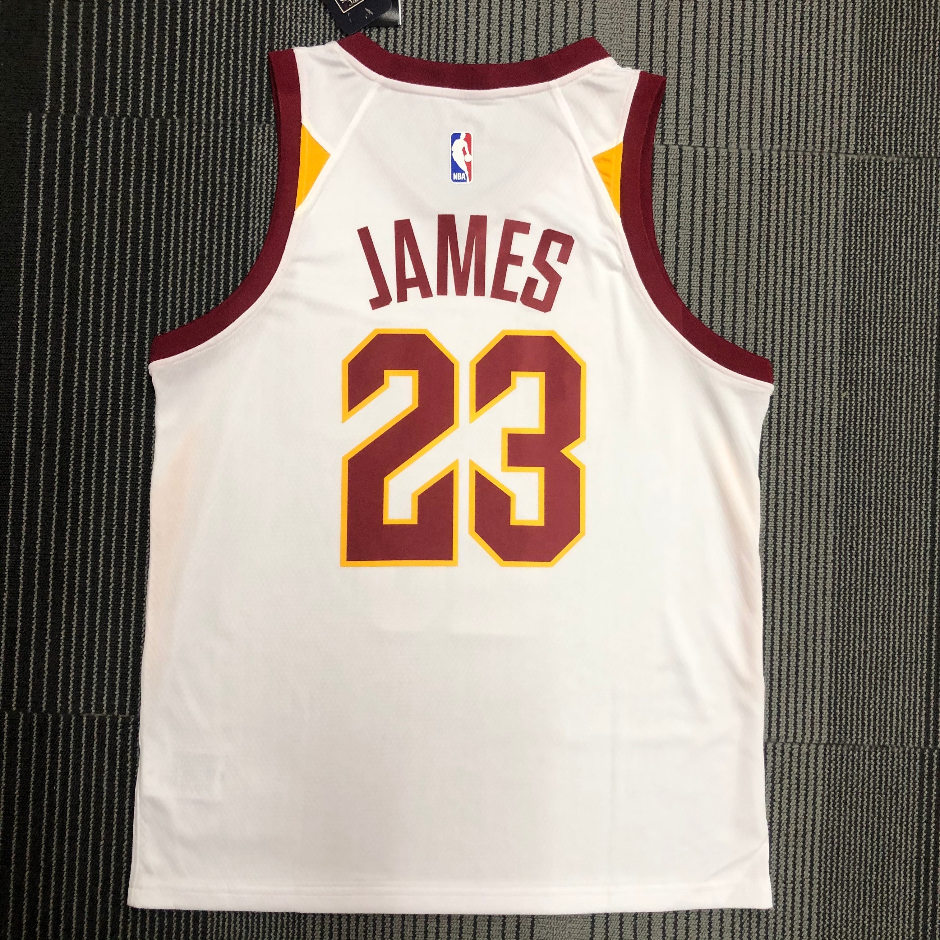 Cleveland Cavaliers Camiseta Branca LeBron James nº 23
