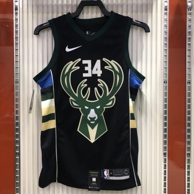 Bucks Camiseta Preta Decote V, Tema Cabeça de Alce, Giannis Milwaukee  nº 34 01