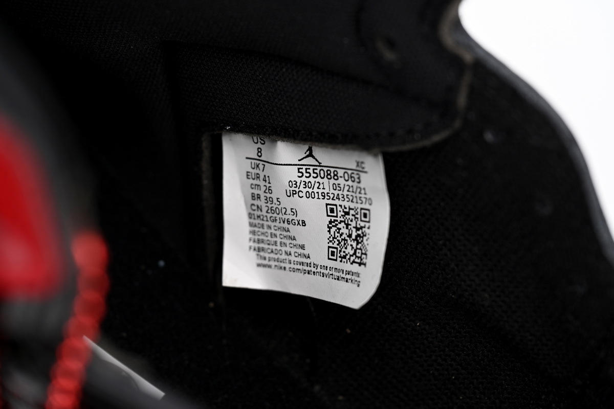Air Jordan 1 High “Banned” 555088-063