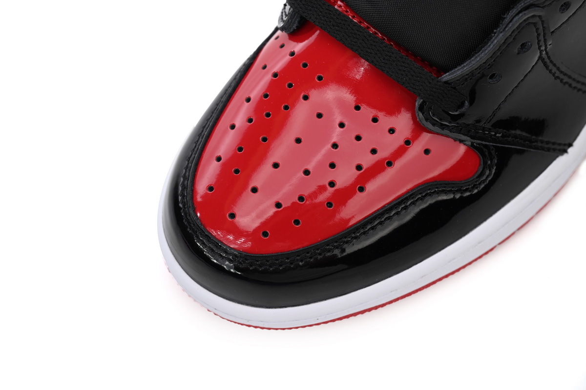 Air Jordan 1 High “Banned” 555088-063