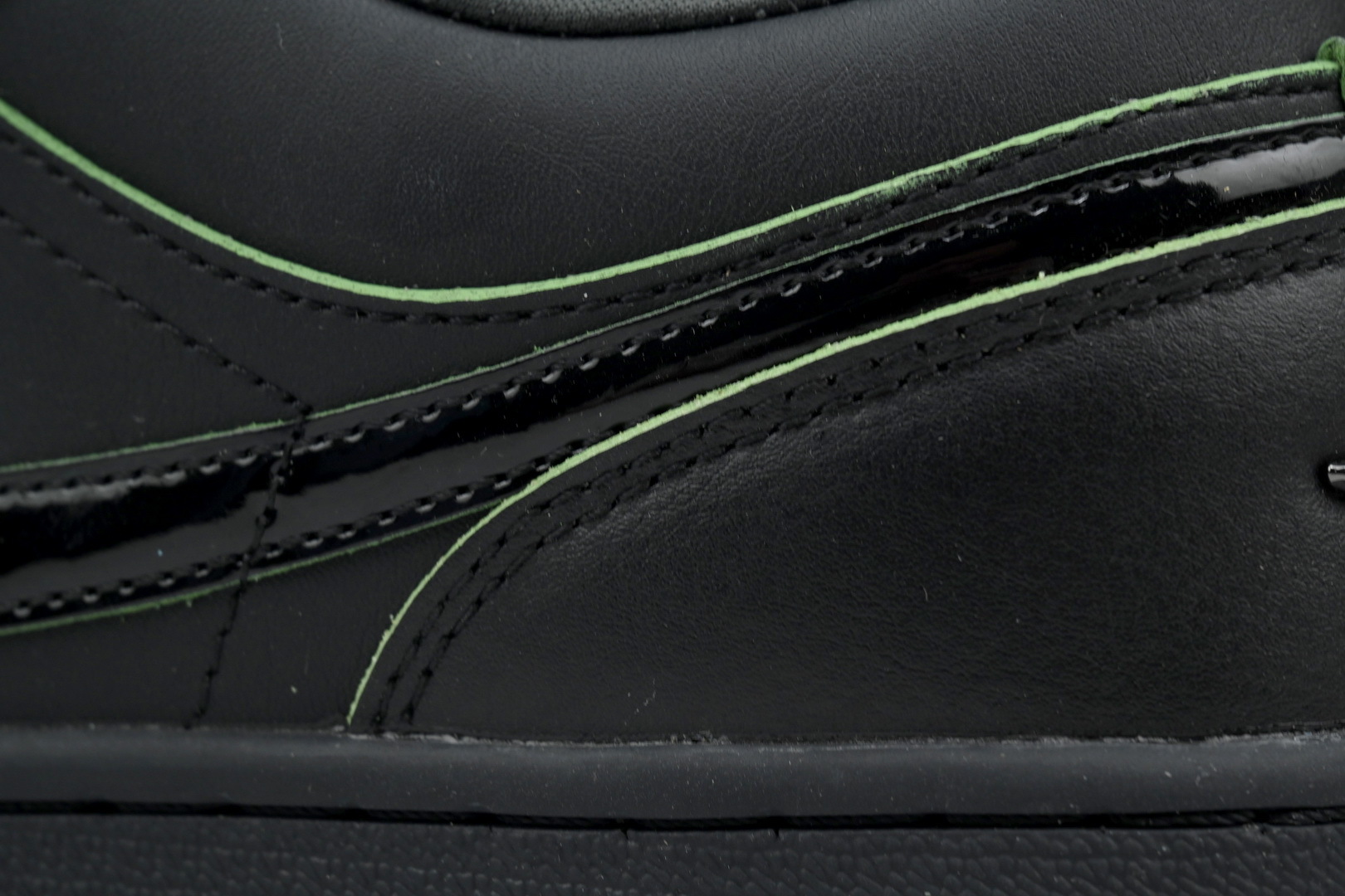 Air Jordan 1 Low SE 'Black Cat Mascot' HM3690-001
