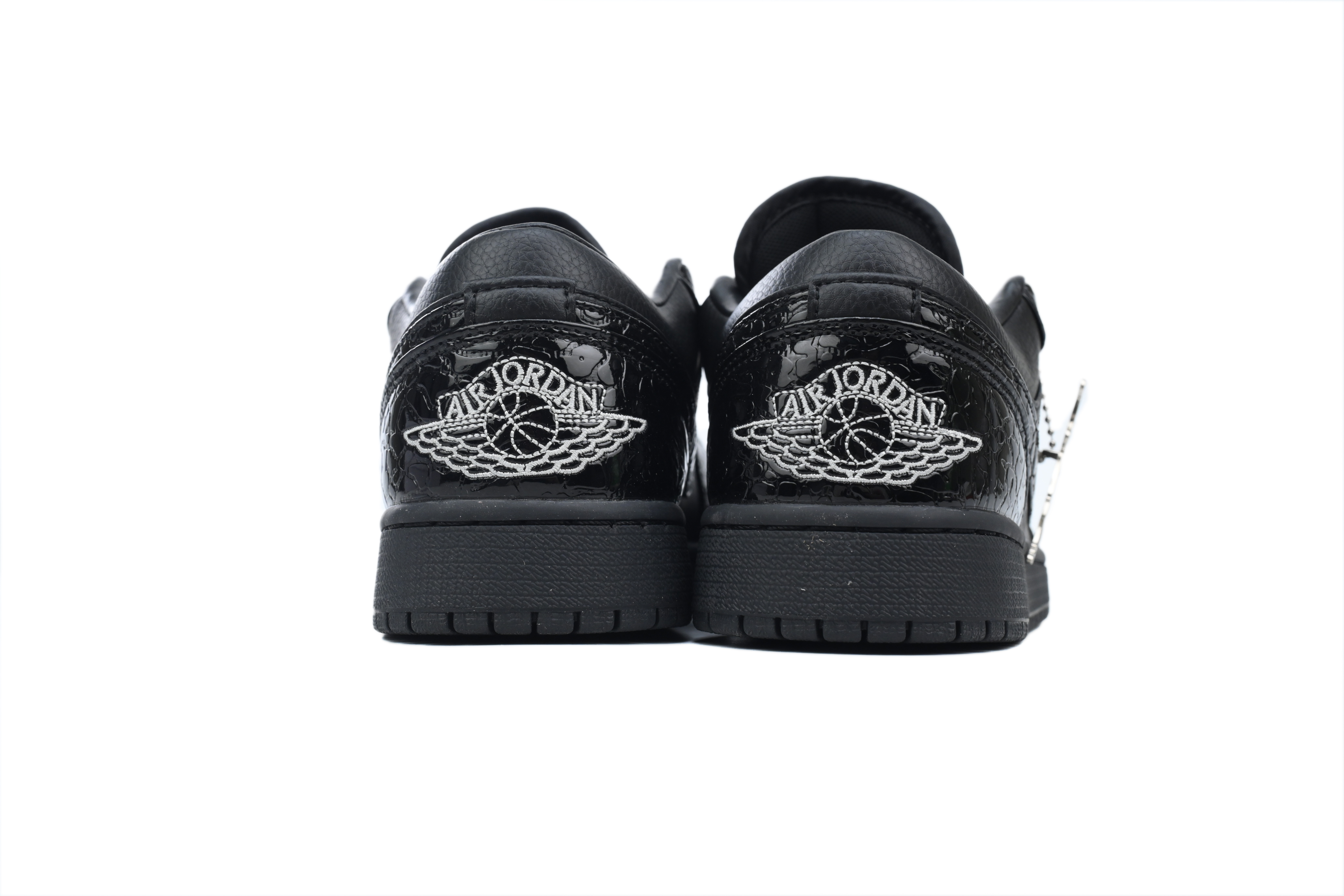 Air Jordan 1 Low SE 'Black Croc' HJ7443-010