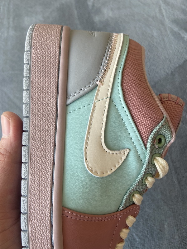 Air Jordan 1 Low SE Champagne DJ5196-615