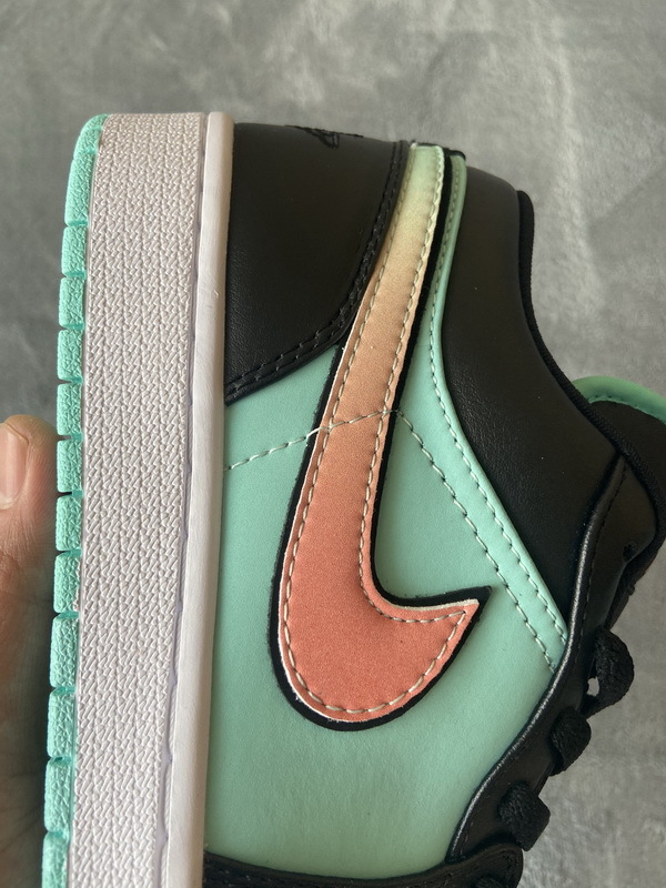 Air Jordan 1 Low SE Tropical Twist CK3022-301