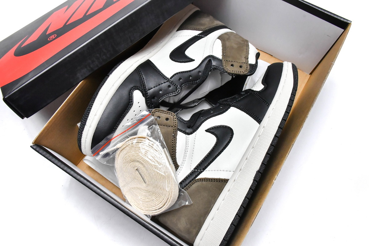 Air Jordan 1 Retro High OG Dark Mocha 555088-105