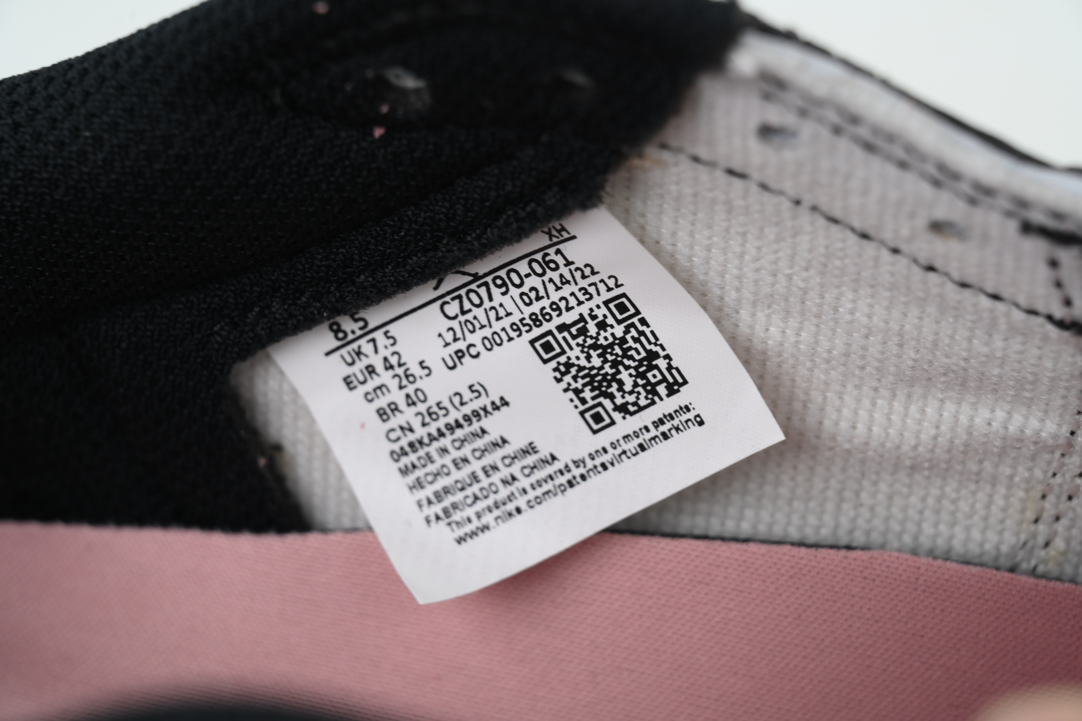 Air Jordan 1 Retro Low OG 'Bleached Coral' CZ0790-061