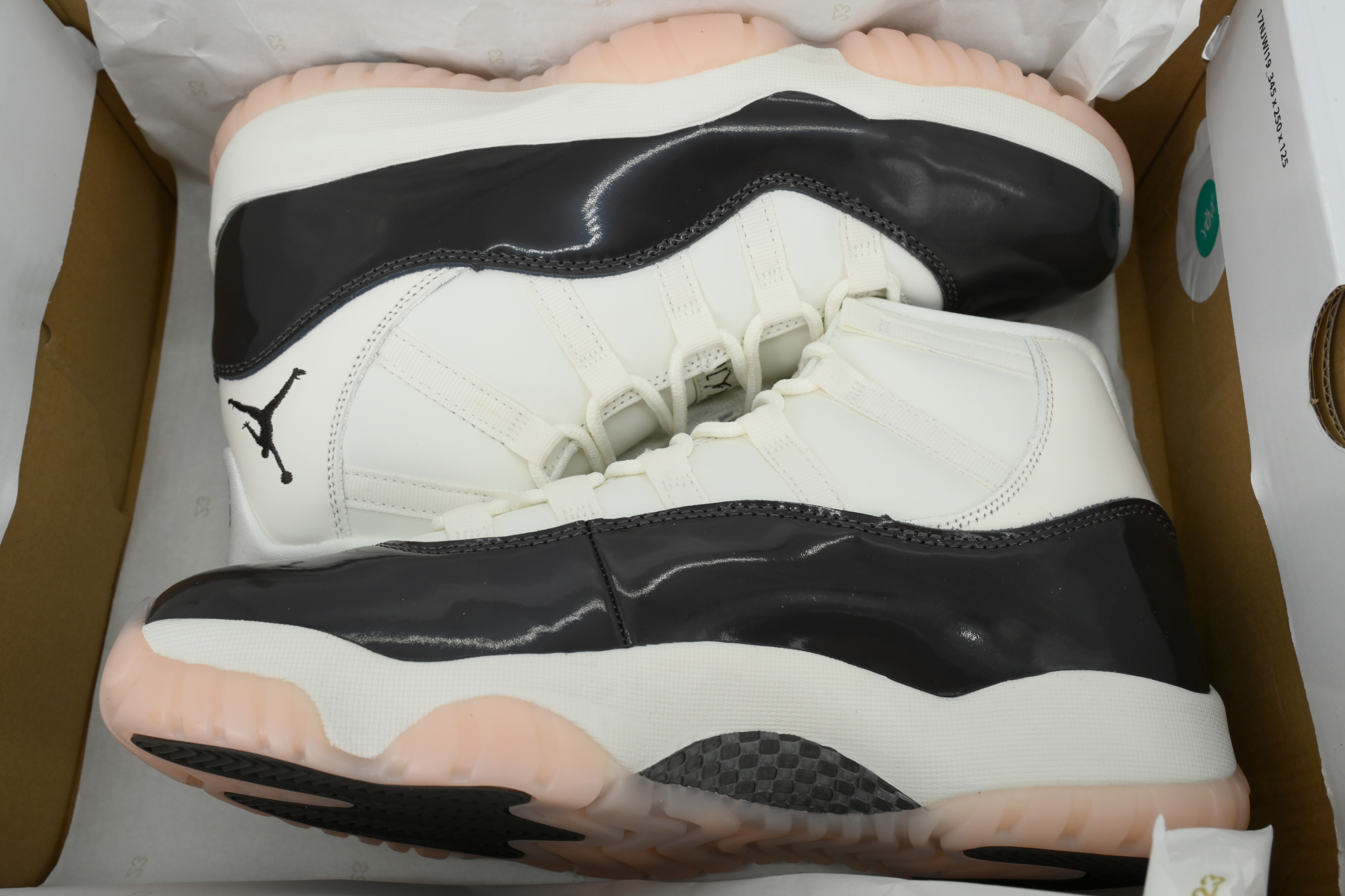 Air Jordan 11 "Neapolitan" AH7860-101