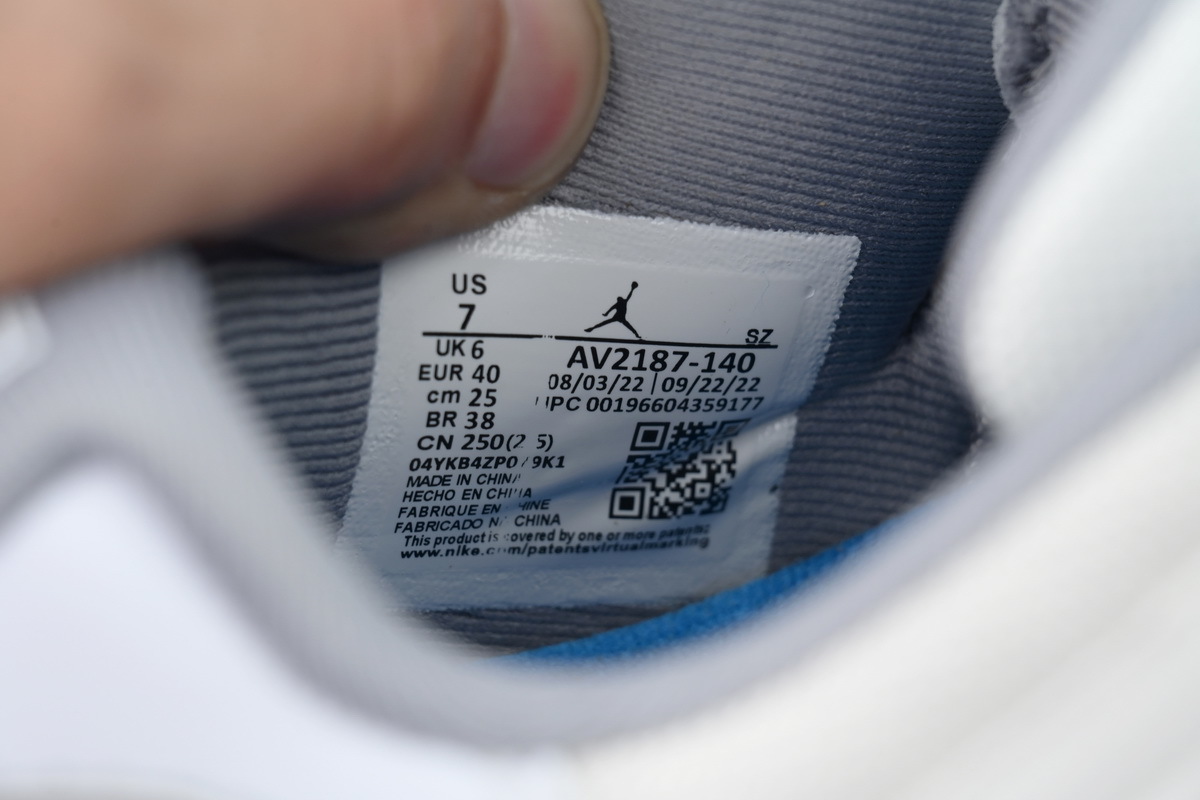Air Jordan 11 Low “Cement Grey” AV2187-140