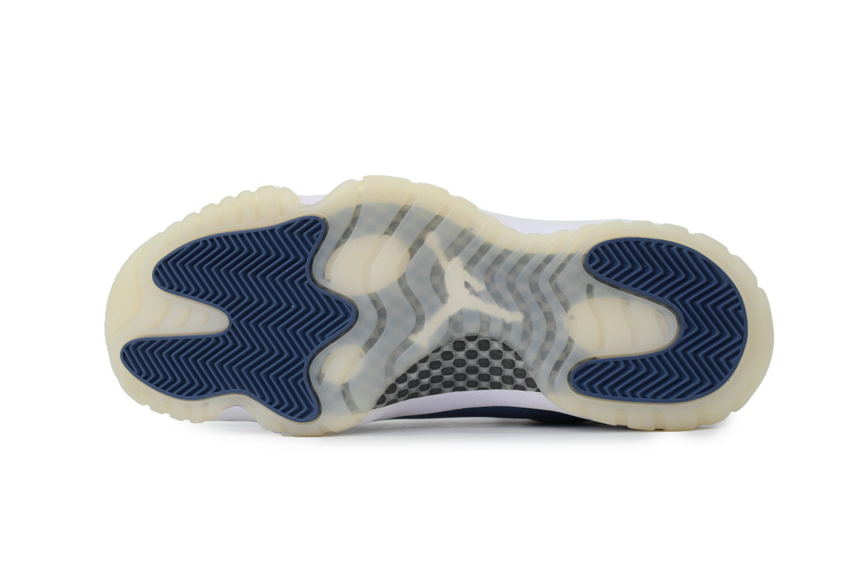 Air Jordan 11 Low "Midnight Navy" FV5104-104