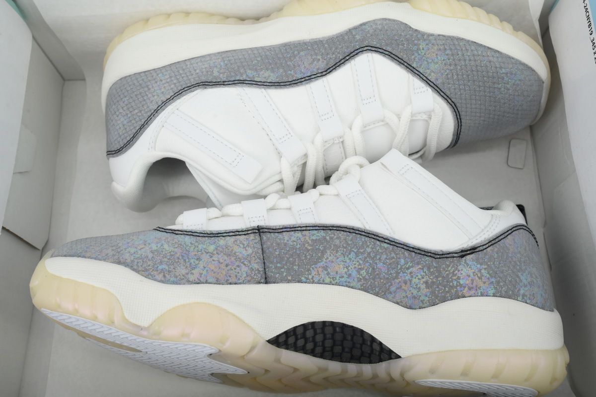 Air Jordan 11 Low “Snakeskin” HQ7000-001