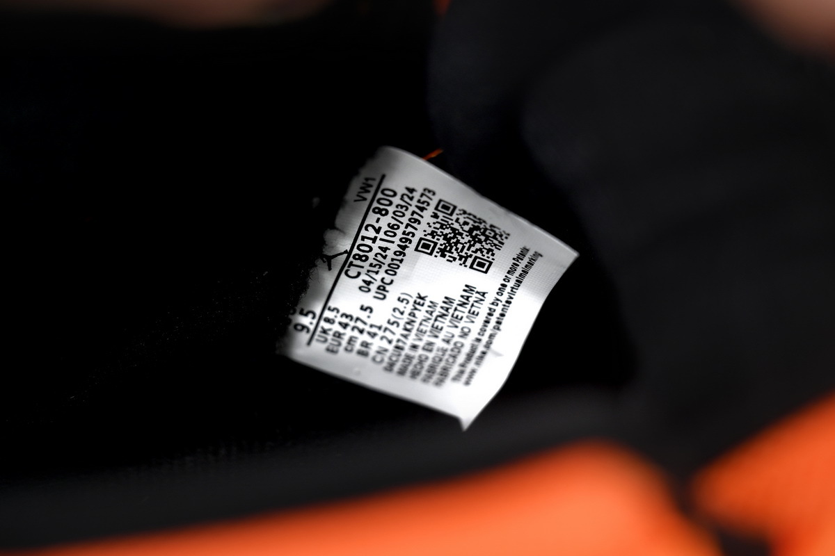 Air Jordan 11 Retro "Black Orange” CT8012-800