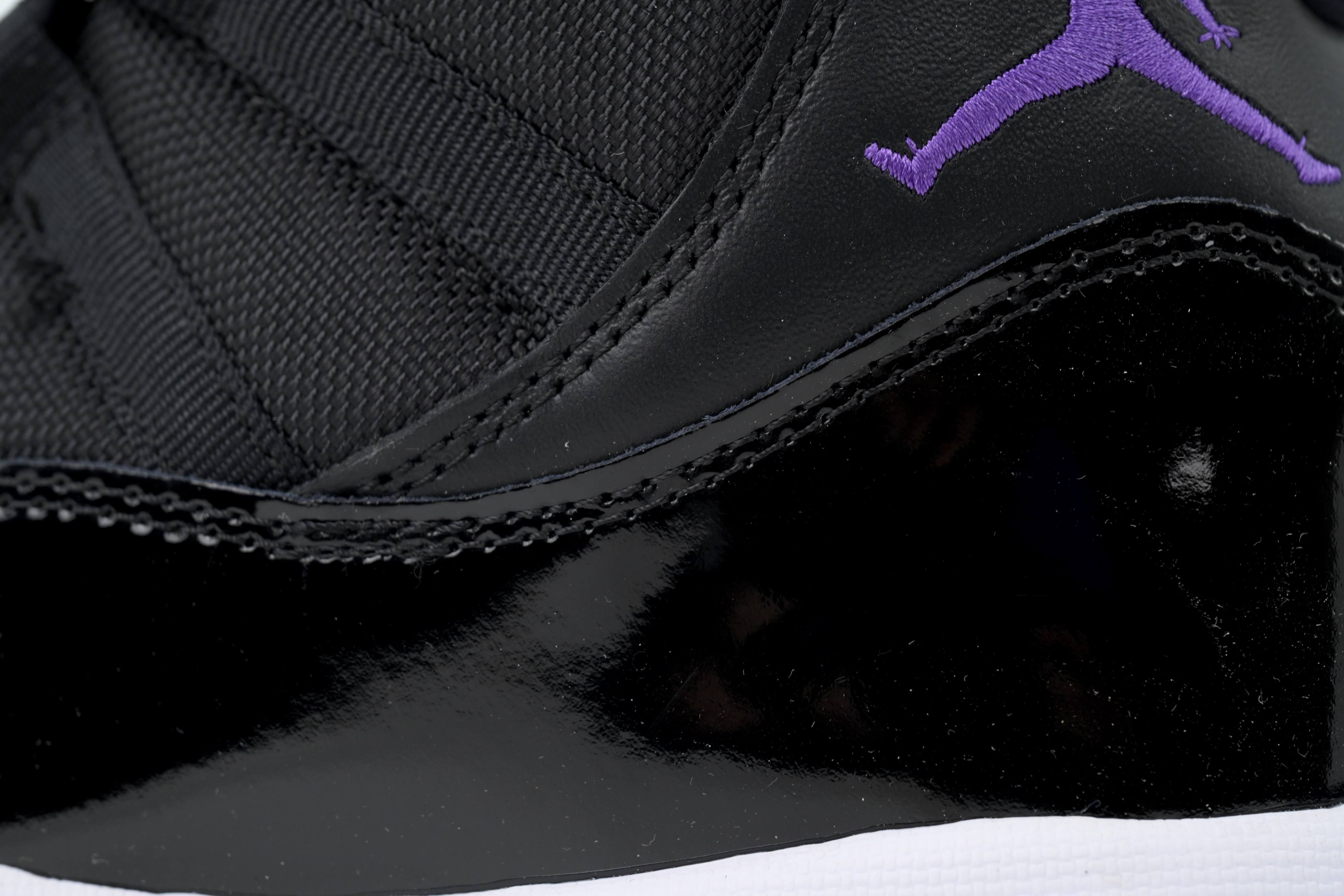 Air Jordan 11 Retro Blackish Purple CT8812-999