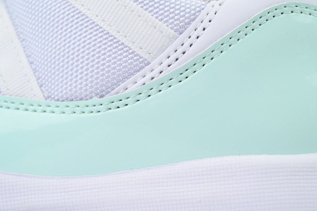 Air Jordan 11 Retro Low 'Igloo' AH7860-103