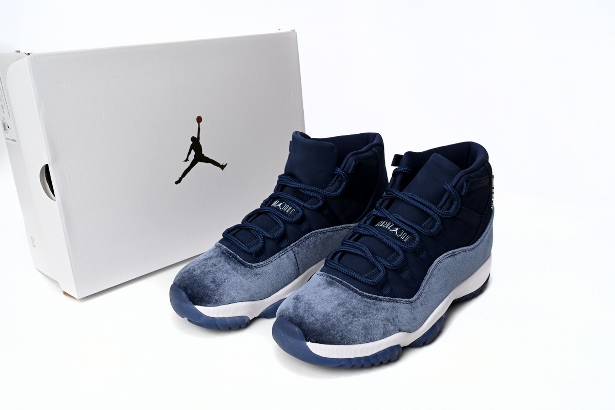 Air Jordan 11 Retro Midnight Blue AR0715-441