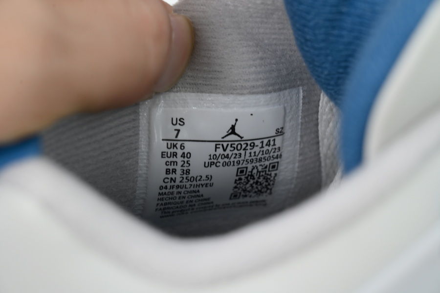 Air Jordan 4 "Military Blue" FV5029-141