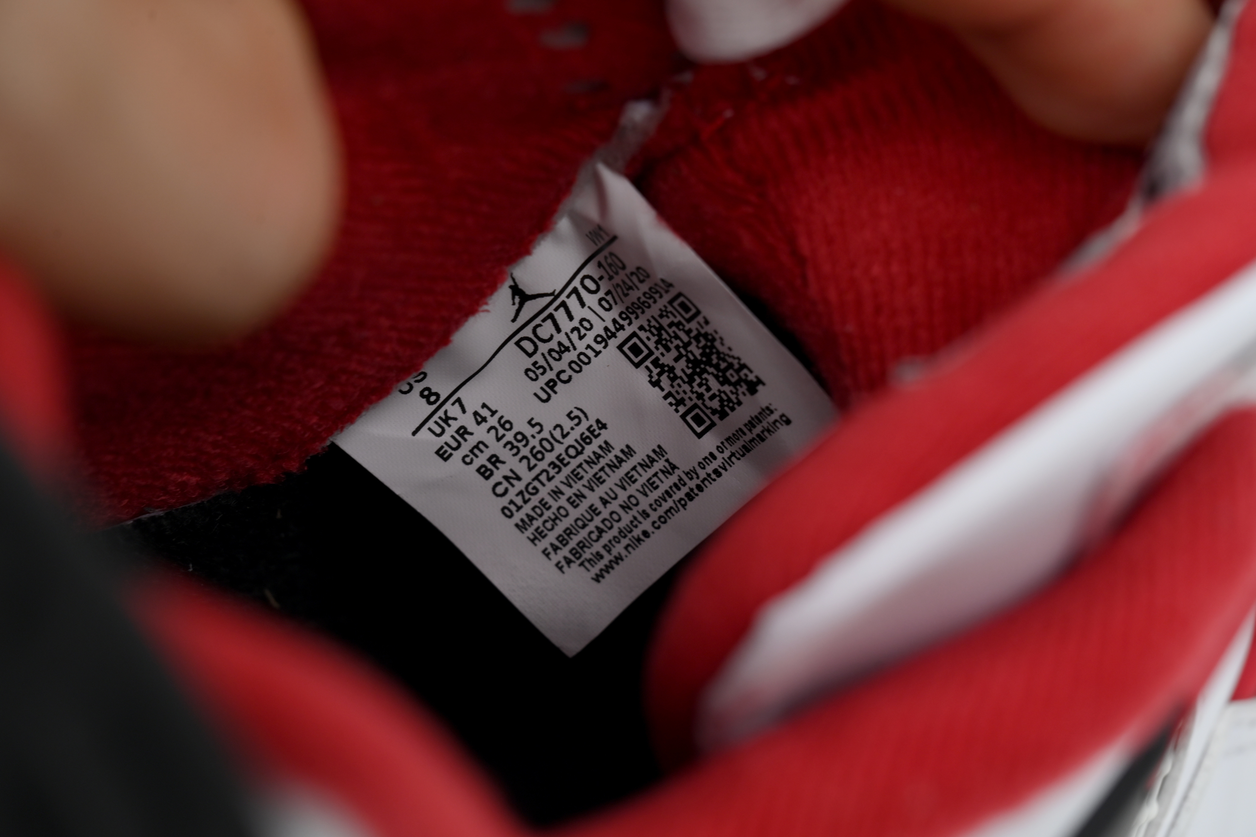 Air Jordan 4 Fire Red DC7770-160